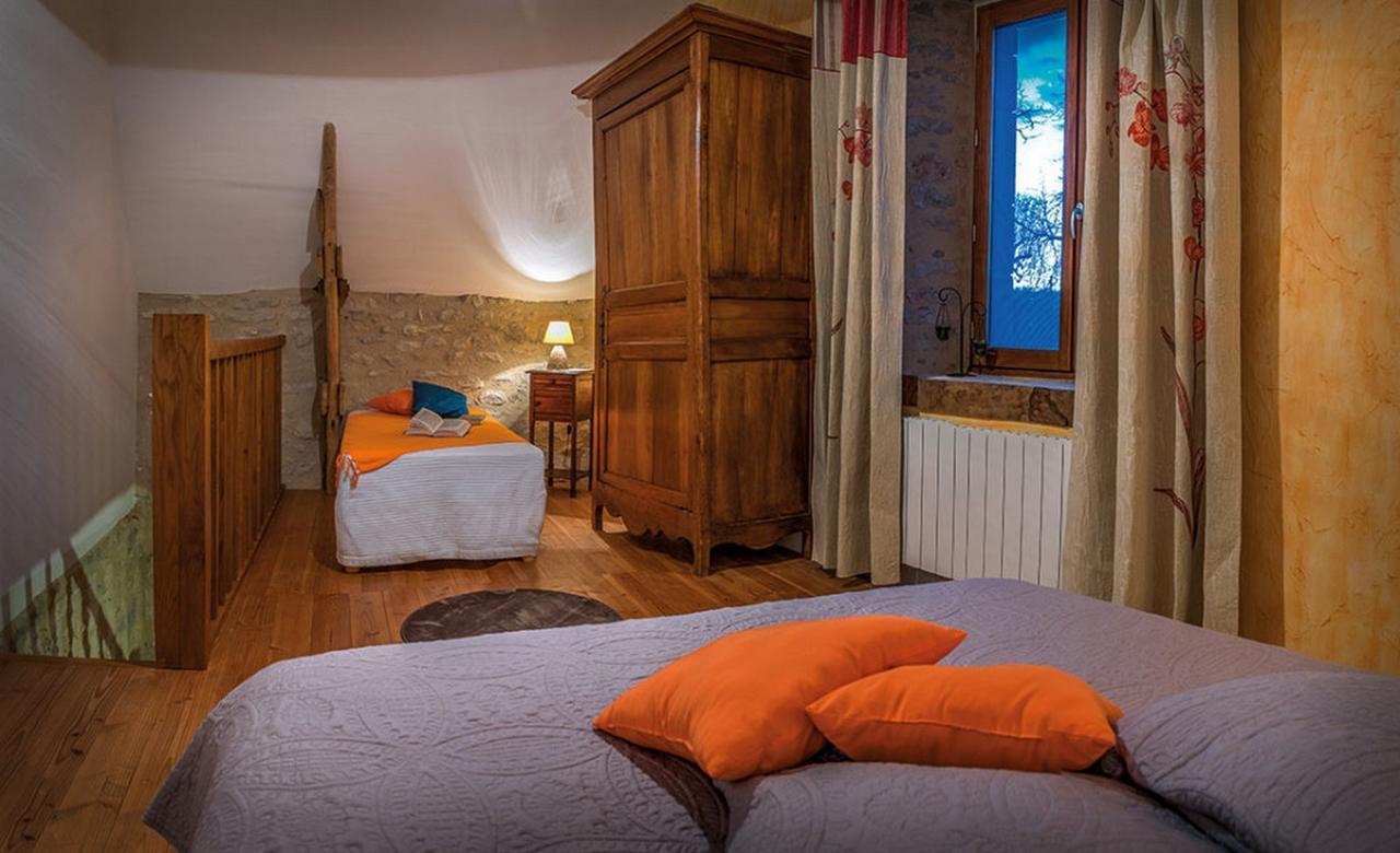 Chambres Et Jardin De Pierres Espédaillac Esterno foto