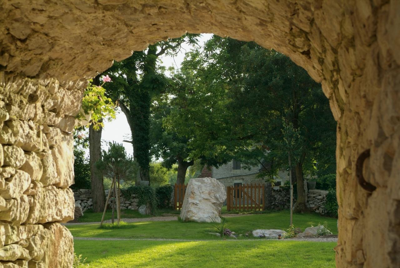 Chambres Et Jardin De Pierres Espédaillac Esterno foto